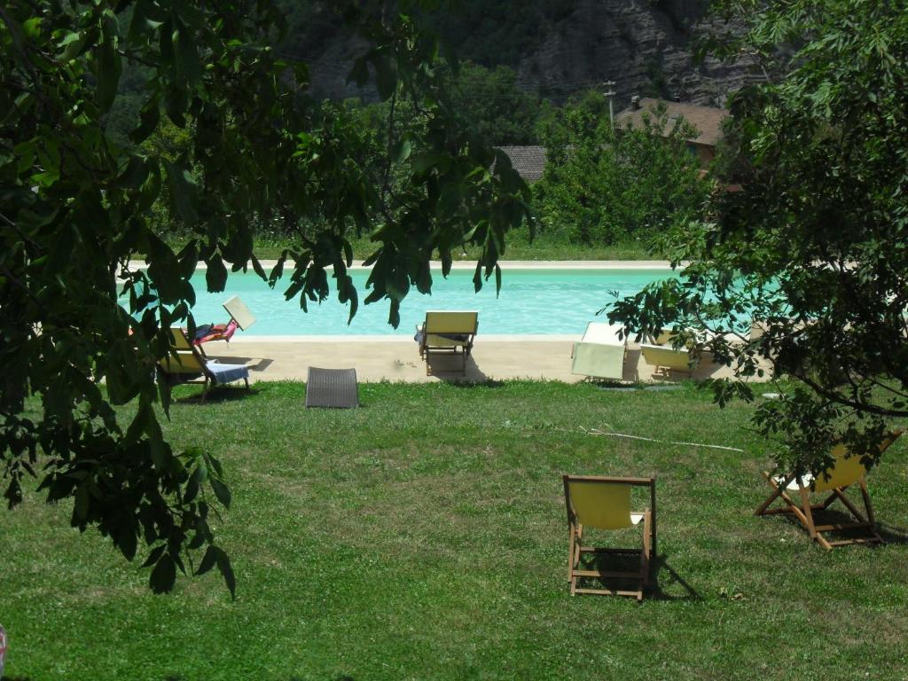 皮安乐罗博尔戈度假屋及酒庄 利扎诺因贝尔韦代雷 外观 照片